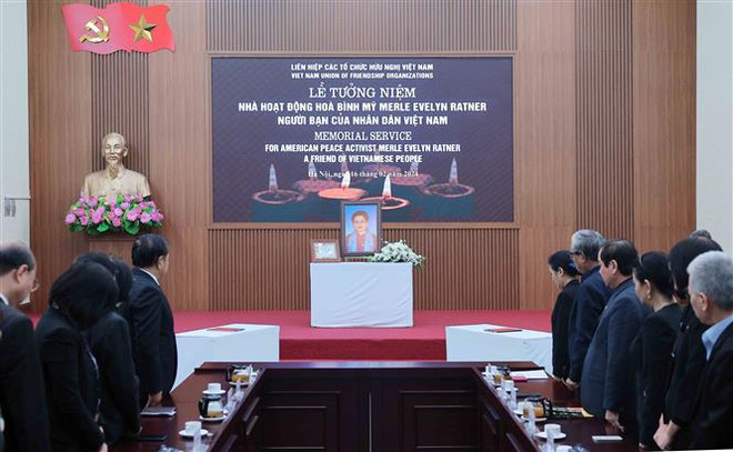 和平活动家梅尔·拉特纳悼念仪式在河内举行 ảnh 1 和平活动家梅尔·拉特纳悼念仪式在河内举行 ảnh 1