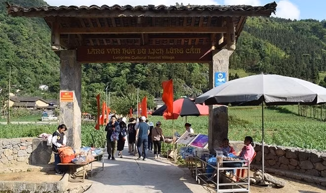 山罗省少数民族同胞转变旅游发展思路 ảnh 1 山罗省少数民族同胞转变旅游发展思路 ảnh 1