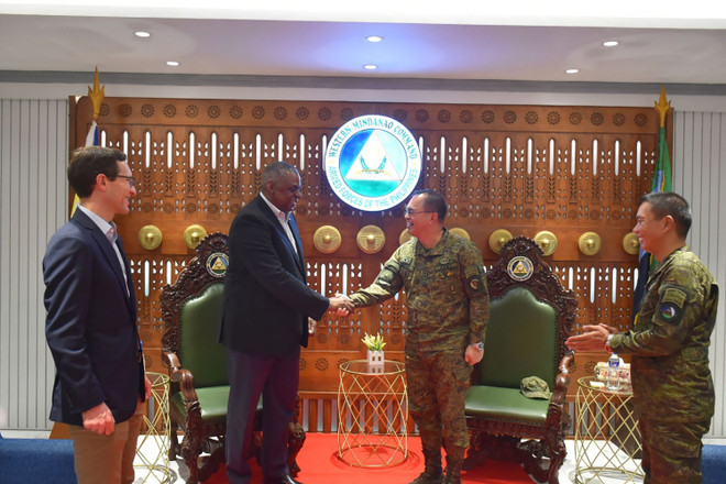 菲律宾和美国加强双边防务合作关系 ảnh 1