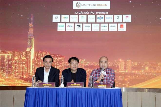 2023年胡志明市“越南快讯” 午夜马拉松比赛吸引万人参赛 ảnh 1 2023年胡志明市“越南快讯” 午夜马拉松比赛吸引万人参赛 ảnh 1