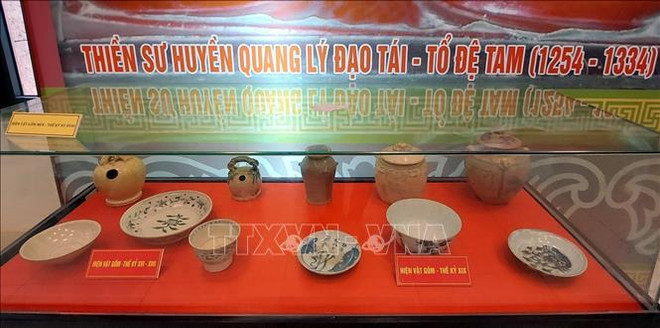 “西安子地区佛教神圣烙印——地底千年的遗迹”专题展在北江省开展 ảnh 1