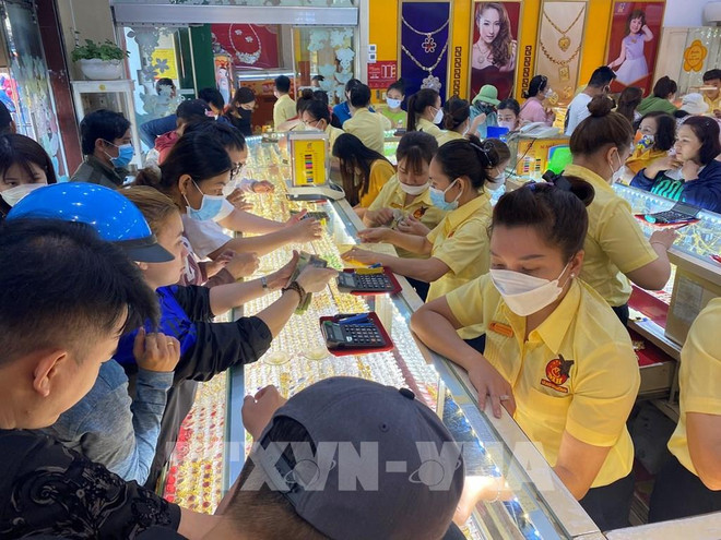 美联储加息，2月2日上午越南国内一两黄金卖出价上涨20万越盾 ảnh 1