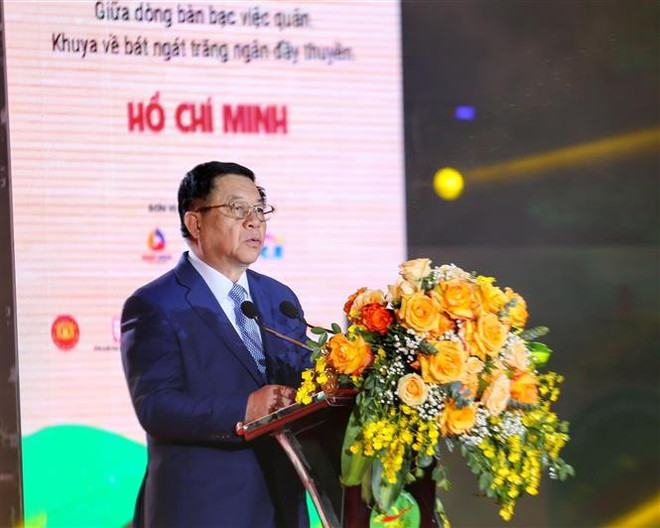 阮仲义同志:诗歌一向与祖国建设和捍卫事业相伴而行 ảnh 1 阮仲义同志:诗歌一向与祖国建设和捍卫事业相伴而行 ảnh 1