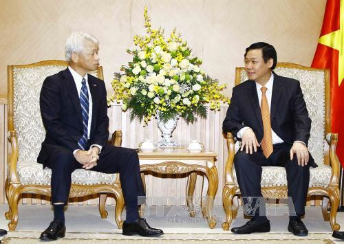 政府副总理王廷惠会见日本三井住友银行亚太地区总裁Ryuji Nishisaki ảnh 2