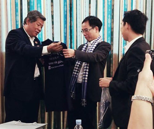 越南新闻工作者代表团对柬埔寨进行工作访问 ảnh 1 越南新闻工作者代表团对柬埔寨进行工作访问 ảnh 1