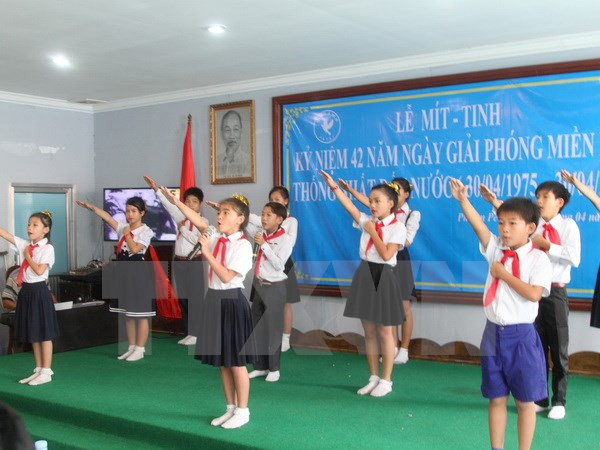 旅外越南人纷纷举行越南南方解放、国家统一42周年纪念活动 ảnh 1 旅外越南人纷纷举行越南南方解放、国家统一42周年纪念活动 ảnh 1