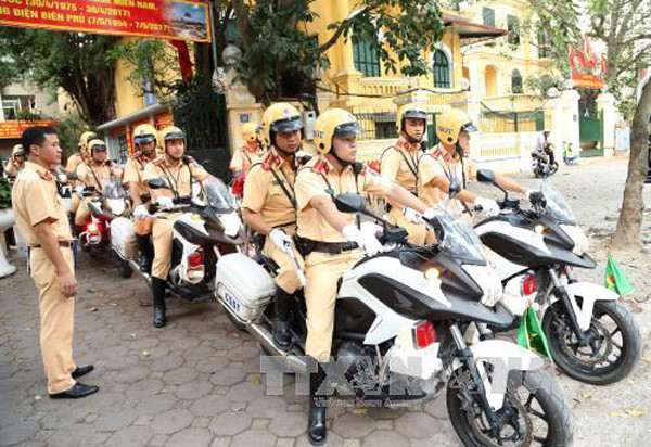 河内市努力确保2017年APEC第二次高官会期间交通安全稳定有序 ảnh 1