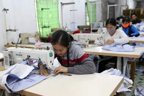 越南劳动荣军社会部部长：力争2017年为160万名劳动者解决就业问题 ảnh 1