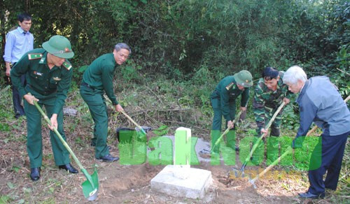 越南得农省与柬埔寨蒙多基里省辅助界碑立碑工作正式启动 ảnh 1 越南得农省与柬埔寨蒙多基里省辅助界碑立碑工作正式启动 ảnh 1