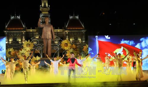 庆祝建党节87周年艺术活动在胡志明市举行 ảnh 1 庆祝建党节87周年艺术活动在胡志明市举行 ảnh 1