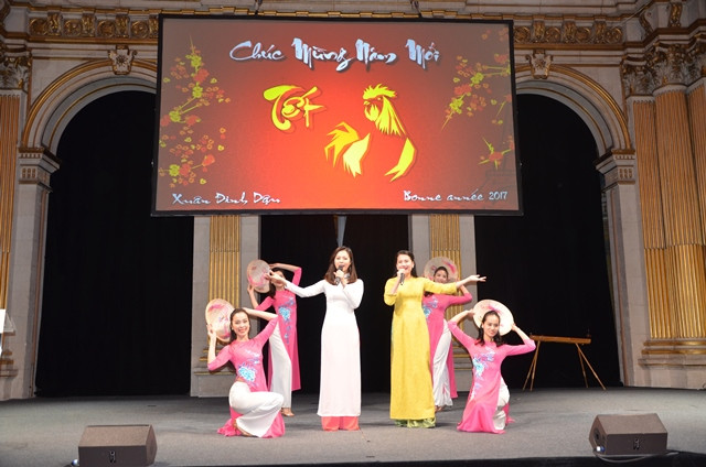 旅居法国和意大利越侨胞喜迎新春活动陆续举行 ảnh 1 旅居法国和意大利越侨胞喜迎新春活动陆续举行 ảnh 1