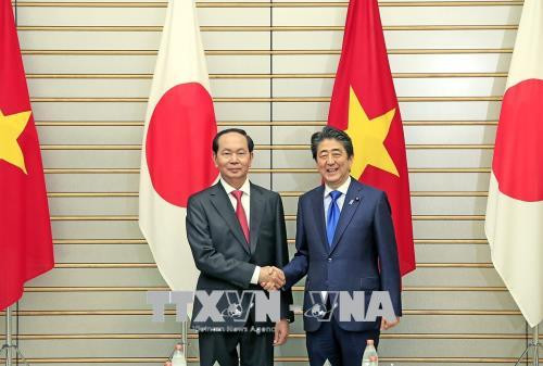 越南国家主席陈大光与日本首相安倍晋三举行会谈 ảnh 1 越南国家主席陈大光与日本首相安倍晋三举行会谈 ảnh 1