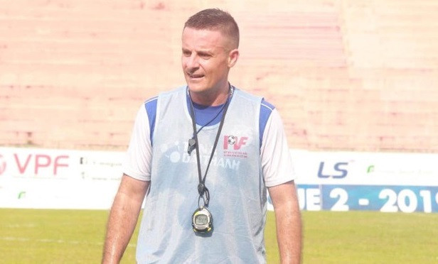 越南足球协会与法国籍体能教练签署为期2年的合同 ảnh 1 越南足球协会与法国籍体能教练签署为期2年的合同 ảnh 1