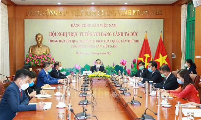 举行视频会议向德国左翼党通知越共十三大的结果 ảnh 1 举行视频会议向德国左翼党通知越共十三大的结果 ảnh 1