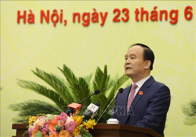 朱玉英和阮玉俊继续当选河内人民委员会主席和人民议会主席 ảnh 2 朱玉英和阮玉俊继续当选河内人民委员会主席和人民议会主席 ảnh 2