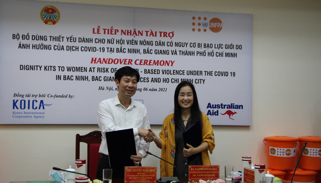 联合国人口基金会向越南疫区妇女儿童捐赠5000套必需品 ảnh 2 联合国人口基金会向越南疫区妇女儿童捐赠5000套必需品 ảnh 2