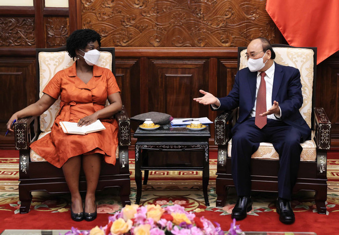 国家主席阮春福会见世界银行集团亚太高级副行长维多利亚·克瓦 ảnh 1 国家主席阮春福会见世界银行集团亚太高级副行长维多利亚·克瓦 ảnh 1