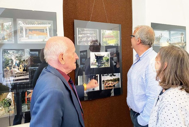 捷克记者的越南图片展拉开序幕 ảnh 1 捷克记者的越南图片展拉开序幕 ảnh 1