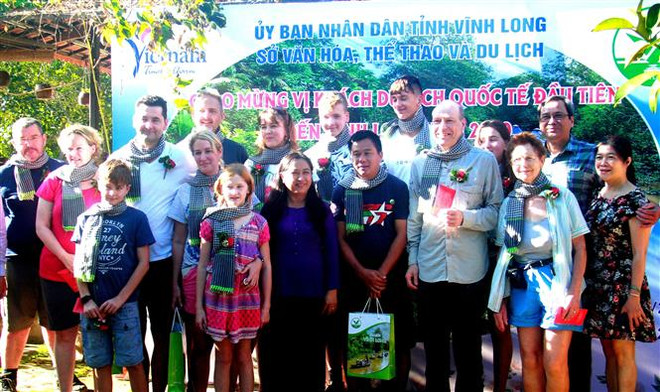 越南承天顺化、永隆和广平等省迎来2020年首批游客 ảnh 2 越南承天顺化、永隆和广平等省迎来2020年首批游客 ảnh 2