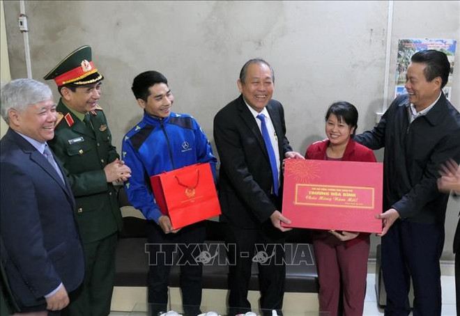 政府副总理张和平春节前慰问河江省边防部队官兵和困难群众 ảnh 1 政府副总理张和平春节前慰问河江省边防部队官兵和困难群众 ảnh 1