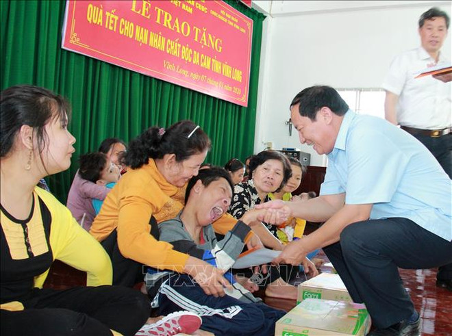 让永隆省橙毒剂受害者过上一个温饱无忧的春节 ảnh 1 让永隆省橙毒剂受害者过上一个温饱无忧的春节 ảnh 1