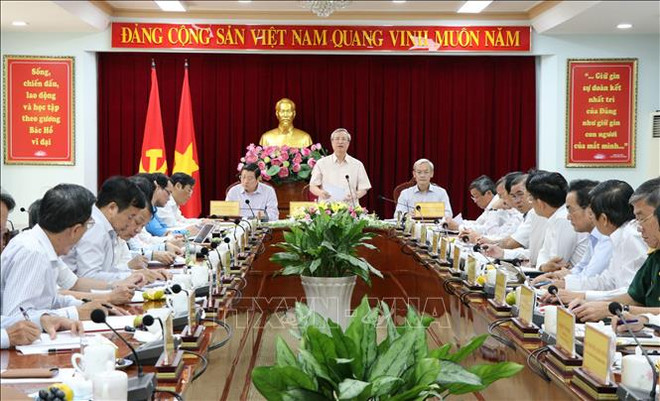 陈国旺要求同奈省加强干部工作坚持民主集中制原则 ảnh 1 陈国旺要求同奈省加强干部工作坚持民主集中制原则 ảnh 1