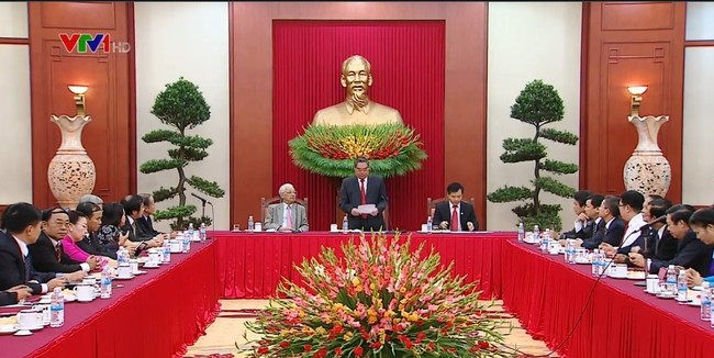 黎鸿英同志会见越南中小型企业协会模范企业家和企业代表 ảnh 1 黎鸿英同志会见越南中小型企业协会模范企业家和企业代表 ảnh 1