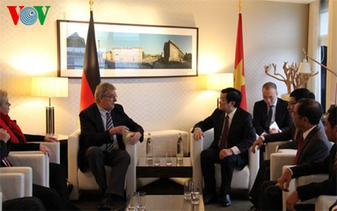 越南国家主席张晋创会见德国柏林市长克劳斯·沃维莱特 ảnh 1 越南国家主席张晋创会见德国柏林市长克劳斯·沃维莱特 ảnh 1