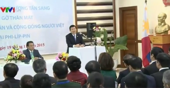 张晋创主席同越南驻菲律宾大使馆干部人员举行亲切交谈 ảnh 1 张晋创主席同越南驻菲律宾大使馆干部人员举行亲切交谈 ảnh 1