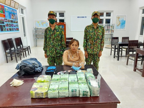 越南边防部队成功摧毁一跨国贩毒团伙 收缴31公斤冰毒 ảnh 1 越南边防部队成功摧毁一跨国贩毒团伙 收缴31公斤冰毒 ảnh 1