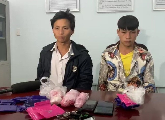 两名犯罪嫌疑人运输5400多粒合成毒品被抓 ảnh 1 两名犯罪嫌疑人运输5400多粒合成毒品被抓 ảnh 1