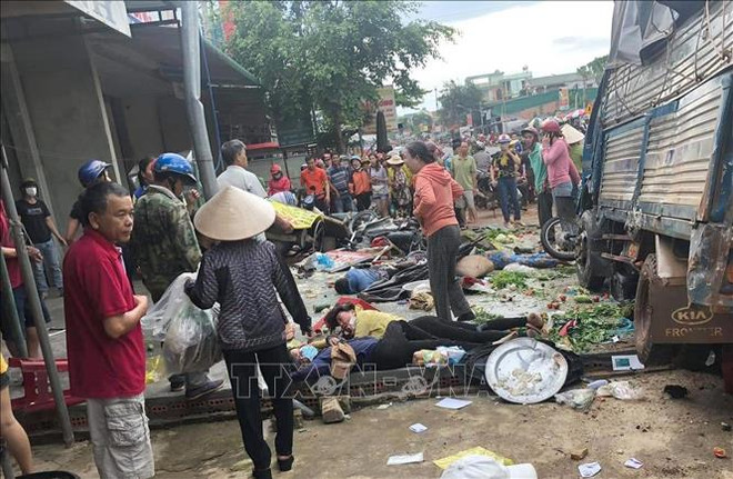 得农省重大交通事故: 政府副总理张和平要求集中精力救治伤者抓紧调查事故原因 ảnh 1 得农省重大交通事故: 政府副总理张和平要求集中精力救治伤者抓紧调查事故原因 ảnh 1