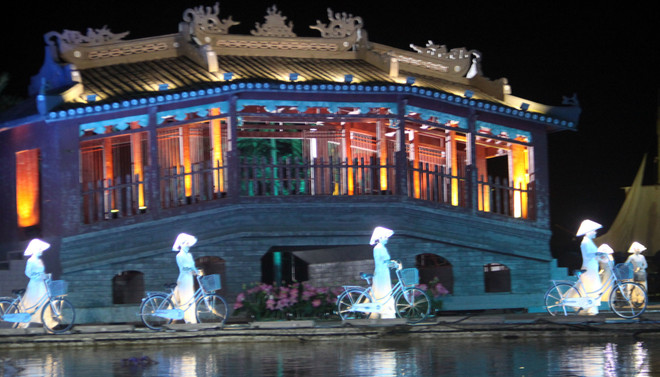 会安奥戴—越南名胜节精彩亮相 生动再现越南人民的生活与特色文化 ảnh 2 会安奥戴—越南名胜节精彩亮相 生动再现越南人民的生活与特色文化 ảnh 2