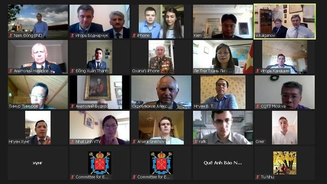 纪念南方解放45周年和越俄建交70周年视频研讨会在俄罗斯举行 ảnh 1