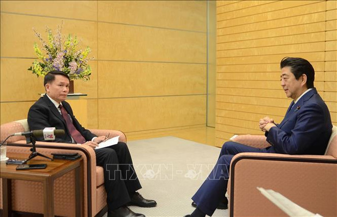 日本首相安倍晋三接受越通社社长独家专访 ảnh 1 日本首相安倍晋三接受越通社社长独家专访 ảnh 1