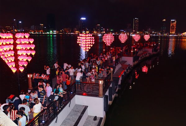 来越南岘港市共度一个浪漫的情人节 ảnh 1 来越南岘港市共度一个浪漫的情人节 ảnh 1