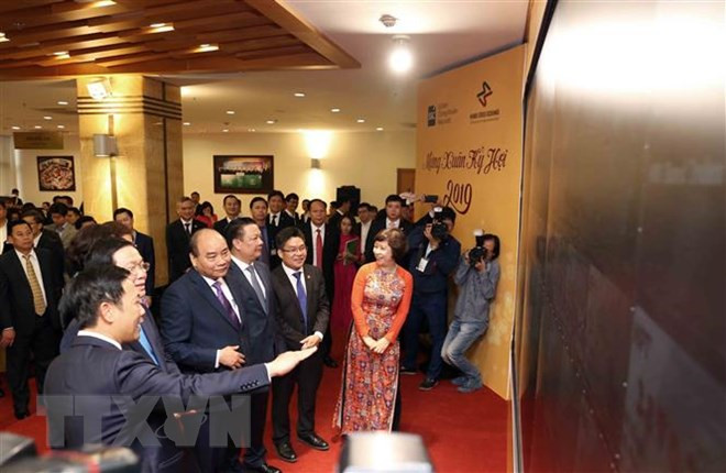 阮春福出席2019年越南证券开市敲锣仪式 ảnh 2