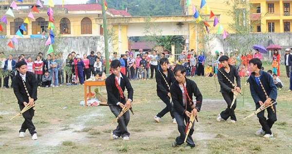 和平省蒙族同胞独具特色的求福节 ảnh 1 和平省蒙族同胞独具特色的求福节 ảnh 1