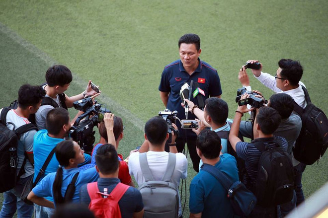 越南U22足球队今日启程前往柬埔寨参加2019东南亚U22锦标赛 ảnh 1 越南U22足球队今日启程前往柬埔寨参加2019东南亚U22锦标赛 ảnh 1