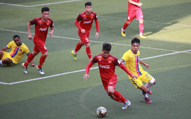 越南U22足球队今日启程前往柬埔寨参加2019东南亚U22锦标赛 ảnh 2 越南U22足球队今日启程前往柬埔寨参加2019东南亚U22锦标赛 ảnh 2