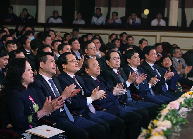 阮春福总理出席2020年国际奥林匹克竞赛获奖高中生表彰大会 ảnh 2 阮春福总理出席2020年国际奥林匹克竞赛获奖高中生表彰大会 ảnh 2
