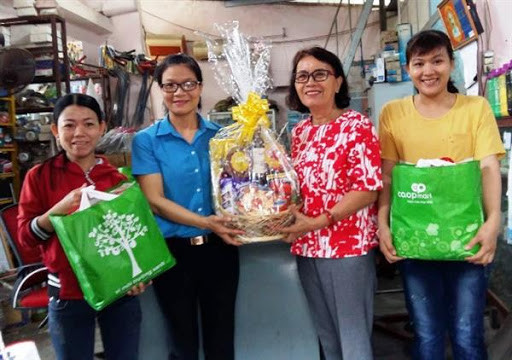 集中关照确保工人及劳动者过上温暖春节 ảnh 1 集中关照确保工人及劳动者过上温暖春节 ảnh 1