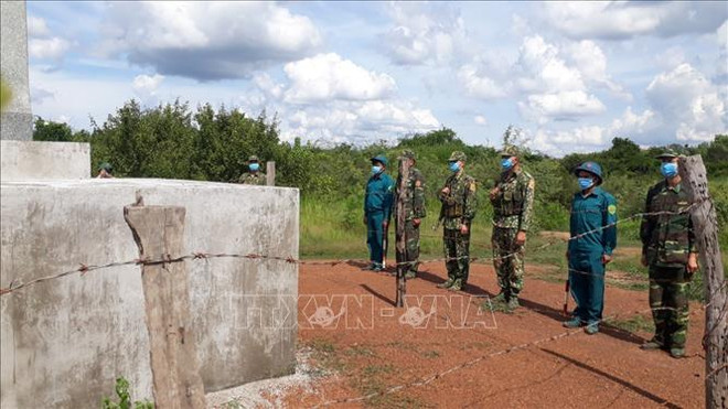 新冠肺炎疫情:越南边境各省加大边境巡逻管控 做好疫情防控工作 ảnh 1 新冠肺炎疫情:越南边境各省加大边境巡逻管控 做好疫情防控工作 ảnh 1