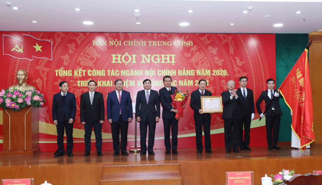 越南书记处常务书记陈国旺:内政部门要做好参谋助手 使反腐败工作继续成为越共十三大的突出成果 ảnh 3  越南书记处常务书记陈国旺:内政部门要做好参谋助手 使反腐败工作继续成为越共十三大的突出成果 ảnh 3