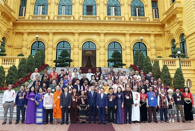 国家主席武文赏会见少数民族乡贤代表 ảnh 2 国家主席武文赏会见少数民族乡贤代表 ảnh 2