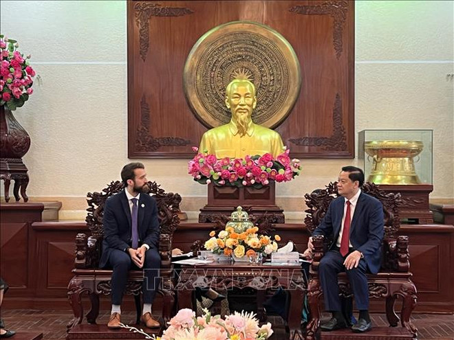 芹苴市与英国在教育、卫生和交通基础设施方面开展合作 ảnh 1 芹苴市与英国在教育、卫生和交通基础设施方面开展合作 ảnh 1