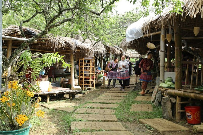 云湖之美迷住游客 ảnh 1 云湖之美迷住游客 ảnh 1