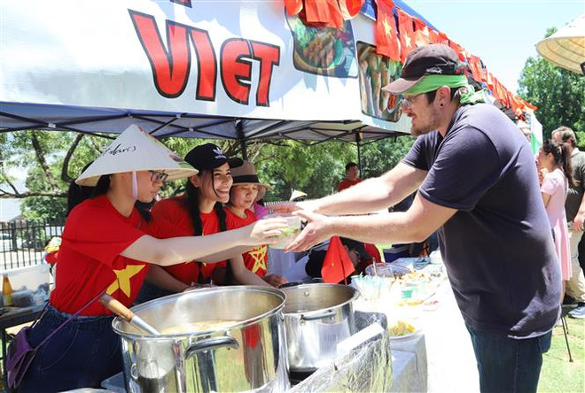 越南河粉首次亮相南非 ảnh 1