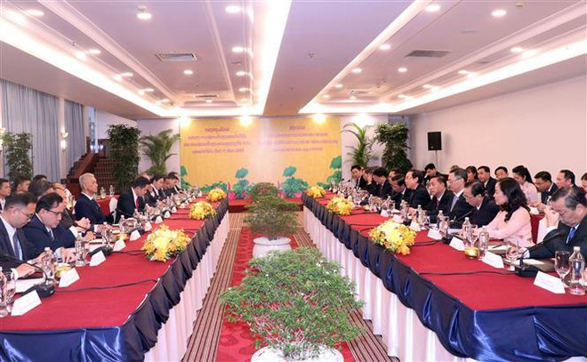 胡志明市与老挝加强经济文化和社会的交流与合作 ảnh 1 胡志明市与老挝加强经济文化和社会的交流与合作 ảnh 1