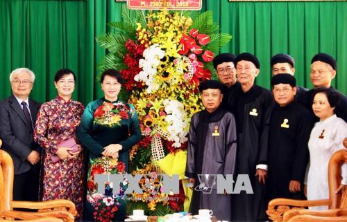 越南国会主席阮氏金银佛诞大典走访慰问胡志明市若干佛教团体 ảnh 2
